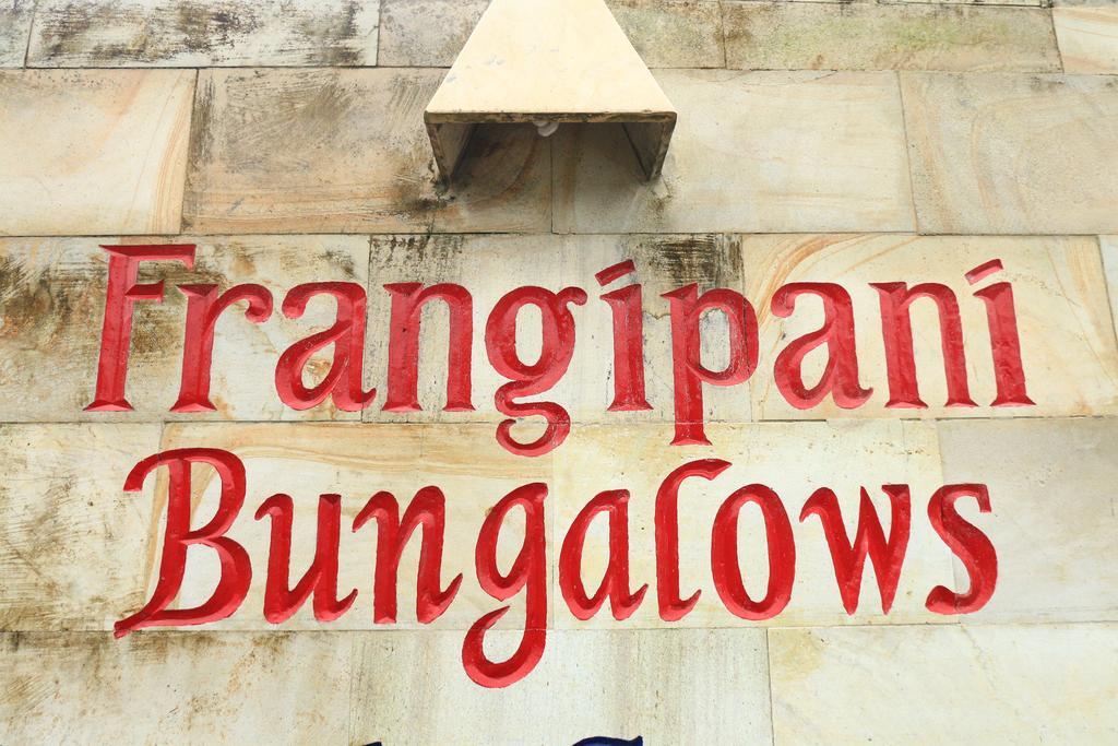 Frangipani Bungalow Ubud Buitenkant foto